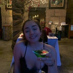 Meet your Posher, Ana